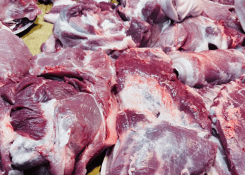 Cận Tết Bính Ngọ, giá lợn hơi cao chót vót, tiểu thương ở chợ có động thái lạ