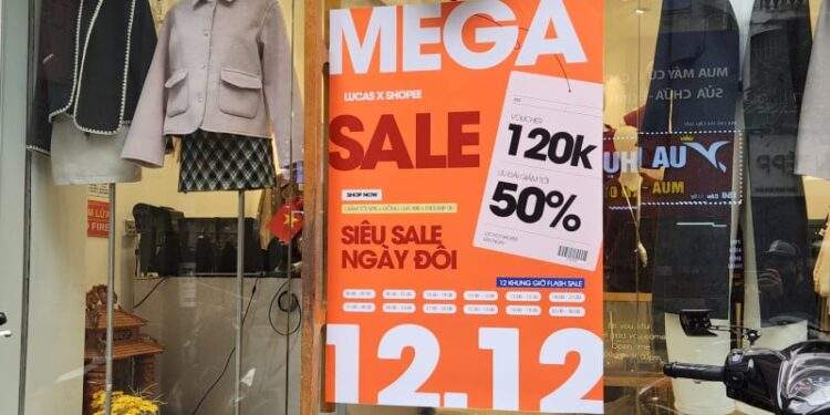 Cửa hàng ế ẩm, không gian mạng bùng nổ