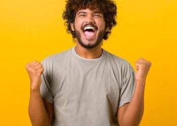 Doanh nghiệp đầu tiên báo lãi nghìn tỷ, một doanh nghiệp ô tô lỗ liên tiếp 15 năm