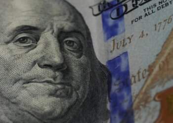 Dollar gains on black market