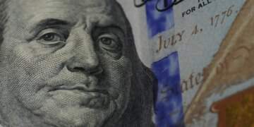 Dollar gains on black market