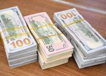 Dollar slides against dong on black market