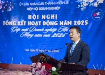 Phó Chủ tịch UBND thành phố Huế Trần Hữu Thuỳ Giang phát biểu tại hội nghị