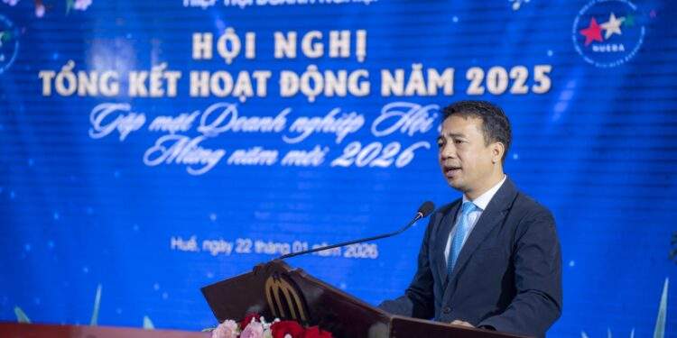 Phó Chủ tịch UBND thành phố Huế Trần Hữu Thuỳ Giang phát biểu tại hội nghị