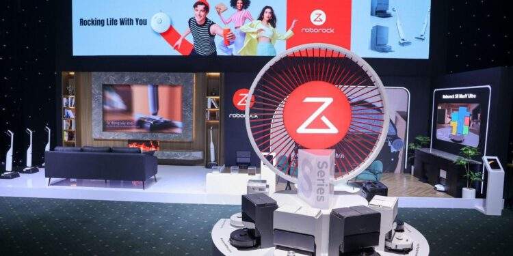 Khi robot hút bụi góp phần giảm áp lực việc nhà dịp tết