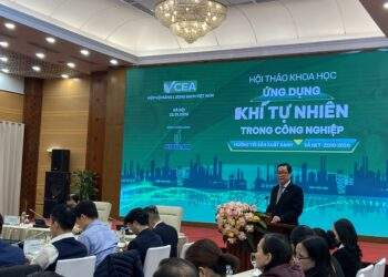 TS Mai Duy Thiện, Chủ tịch Hiệp hội năng lượng Sạch Việt Nam phát biểu khai mạc.