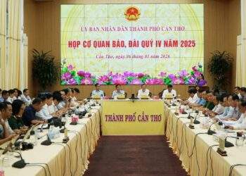 Họp báo công bố báo cáo tình hình kinh tế xã hội TP. Cần Thơ năm 2025. Ảnh: Thu Hiền