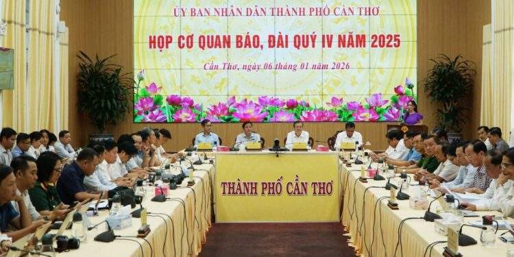 Họp báo công bố báo cáo tình hình kinh tế xã hội TP. Cần Thơ năm 2025. Ảnh: Thu Hiền