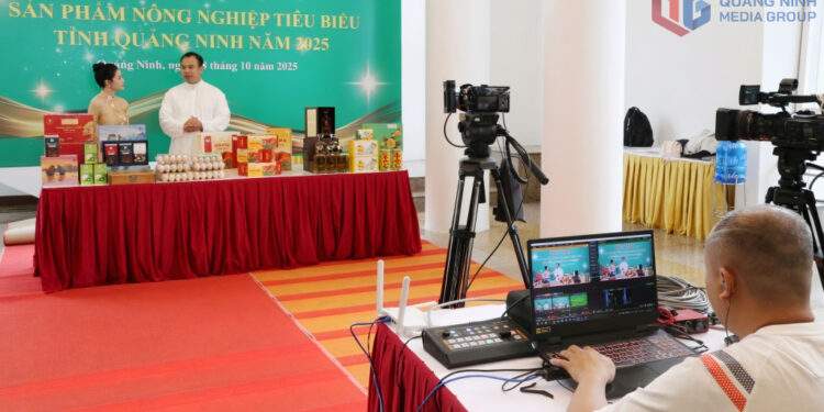 Phiên livestream quảng bá các sản phẩm nông sản của tỉnh trong Hội nghị tôn vinh sản phẩm nông nghiệp tiêu biểu tỉnh Quảng Ninh tháng 10/2025.