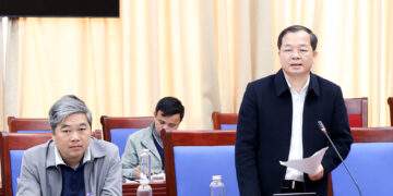 Phó Giám đốc Sở Xây dựng Nghệ An Nguyễn Đức An cho biết những khó khăn, vướng mắc của các địa phương đã được Sở phối hợp với Ban QLDA đường sắt báo cáo Bộ Xây dựng nghiên cứu giải quyết