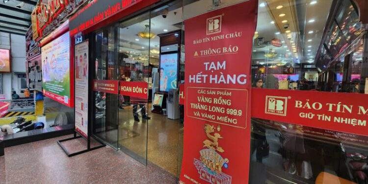 Nhà vàng vừa mở bán đã cháy hàng, thị trường chợ đen lại nóng