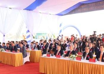  Các đại biểu tham dự buổi lễ. Ảnh: Lê Dũng