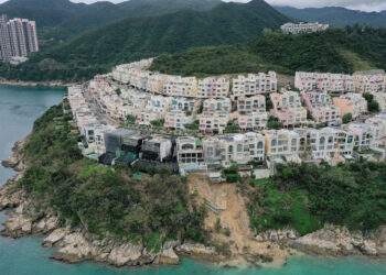 Nomura banker buys $9.6M Hong Kong luxury house