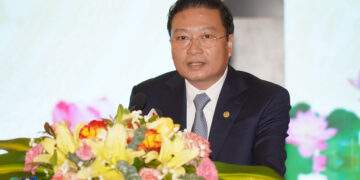 Chủ tịch UBND tỉnh Quảng Trị Lê Hồng Vinh phát biểu khai mạc hội nghị