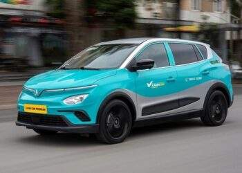 Taxi firm controlled by Southeast Asia’s 2nd richest man hikes capital to billion dollars