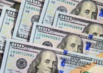 Thế giới lao dốc, tỷ giá ngân hàng bất động