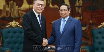 Thủ tướng Phạm Minh Chính tiếp ông Hồng Thiên Chúc, Chủ tịch Tập đoàn Texhong (Trung Quốc). Ảnh: TTXVN.