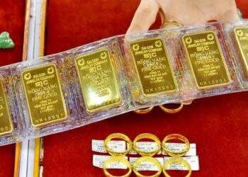 Vàng SJC bốc hơi gần 7 triệu đồng/lượng sau 1 tuần