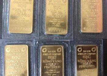 Vàng SJC chạm đỉnh 155,7 triệu đồng/lượng, nhẫn tăng vọt