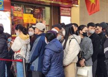 Vàng SJC tăng 10 triệu đồng/lượng sau 2 tuần, chuyên gia cảnh báo nhà đầu tư