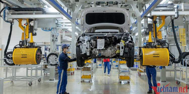 Việt Nam đang có cơ hội đi nhanh hơn nhờ 'gió thuận' toàn cầu