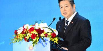 Ông Kao Kim Hourn, Tổng Thư ký ASEAN phát biểu tại Hội nghị. 