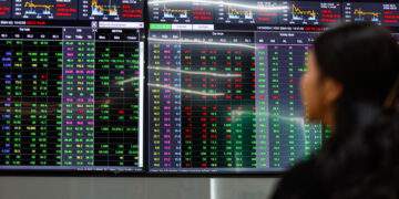 Vietnam stocks post 40% hike in 2025, biggest gain in 8 years