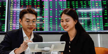 Vietnam stocks rise to new high