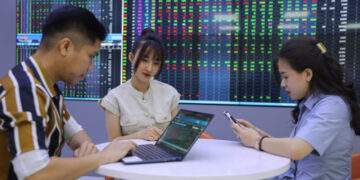 Vietnam’s stock benchmark reaches new record