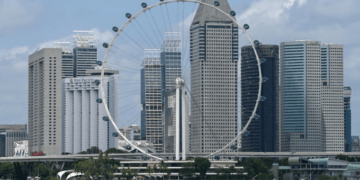 Which Southeast Asian country has the most billionaires?