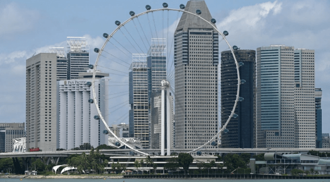 Which Southeast Asian country has the most billionaires?