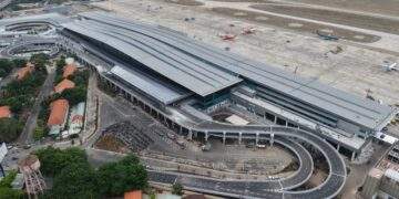 Which Vietnam airport is among 50 most connected globally?