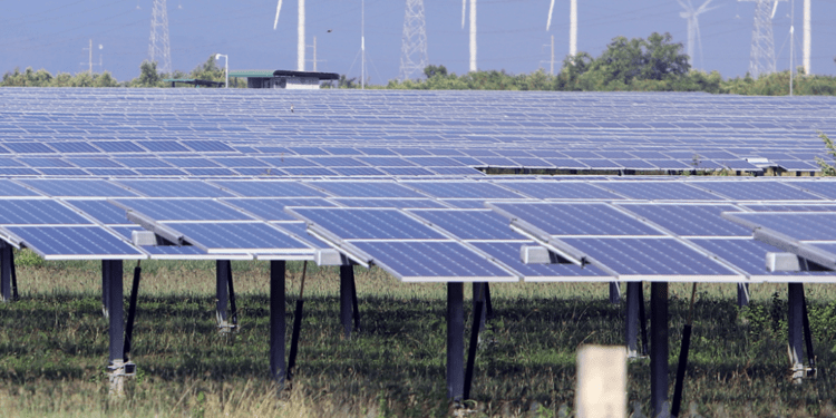 167 dự án điện mặt trời và điện gió ‘mắc kẹt’, Bộ Công Thương có chỉ đạo mới