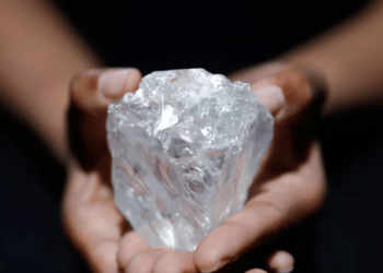 Bí ẩn kho báu kim cương tỷ đô bên trong ‘núi lửa’ châu Phi