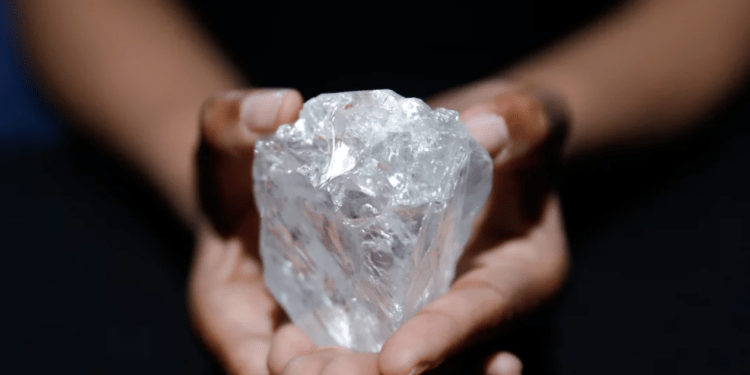 Bí ẩn kho báu kim cương tỷ đô bên trong ‘núi lửa’ châu Phi