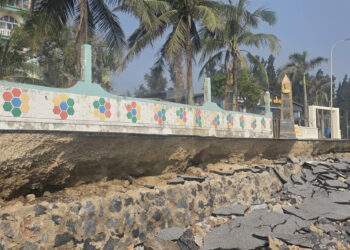 Nhiều đoạn kè biển Hải Tiến bị sụt lún, hư hỏng nặng sau các cơn bão năm 2025.