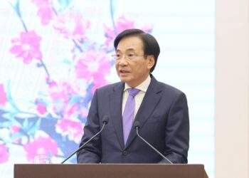 Bộ trưởng, Chủ nhiệm Văn phòng Chính phủ Trần Văn Sơn, Người phát ngôn của Chính phủ, chủ trì họp báo Chính phủ thường kỳ tháng 1/2026 - Ảnh: VGP