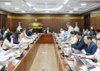 Quang cảnh phiên họp của lãnh đạo TP Đà Nẵng và các đơn vị liên quan cho ý kiến danh mục các dự án trọng điểm của thành phố giai đoạn 2026-2030.