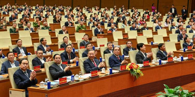 Tổng Bí thư Tô Lâm cùng các đồng chí lãnh đạo, nguyên lãnh đạo Đảng, Nhà nước và các đại biểu dự hội nghị. (Ảnh: DUY LINH)