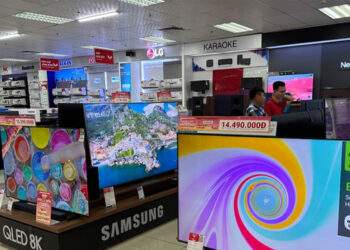 Điện máy giảm giá tới 60% vẫn vắng khách; giá iPhone 14 hạ xuống mức không tưởng