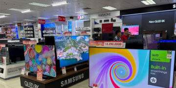 Điện máy giảm giá tới 60% vẫn vắng khách; giá iPhone 14 hạ xuống mức không tưởng