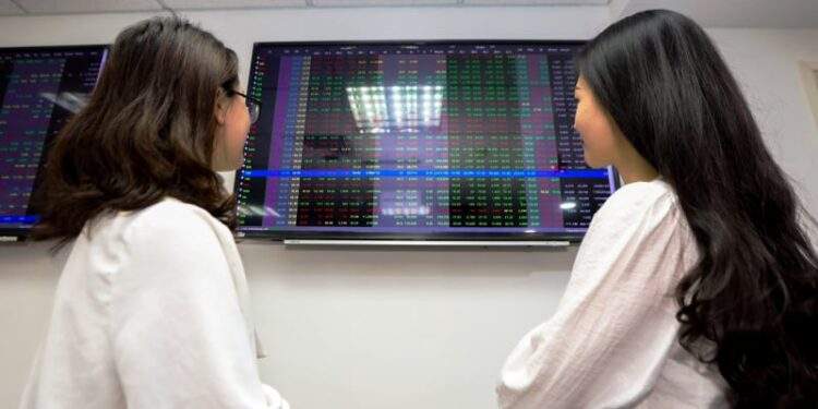 Đòn bẩy từ tăng trưởng GDP và nâng hạng của FTSE