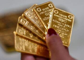 Gold prices continue to slide