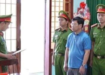 Khởi tố Giám đốc lắp camera để "canh" công an, thu lợi bất chính