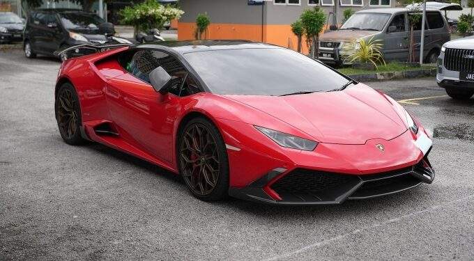 Malaysia seizes 1,050 luxury cars in traffic violations crackdown