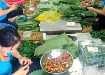 Nem chua Thanh Hóa 'cháy hàng', giá tăng gấp đôi ngày cận Tết vẫn không đủ bán