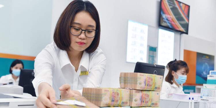 Người bán xe cắt lỗ, người thành chủ căn hộ tiền tỷ