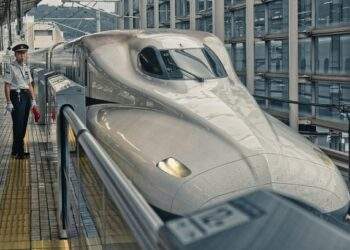 PM urges flexible investment models for North-South high-speed railway