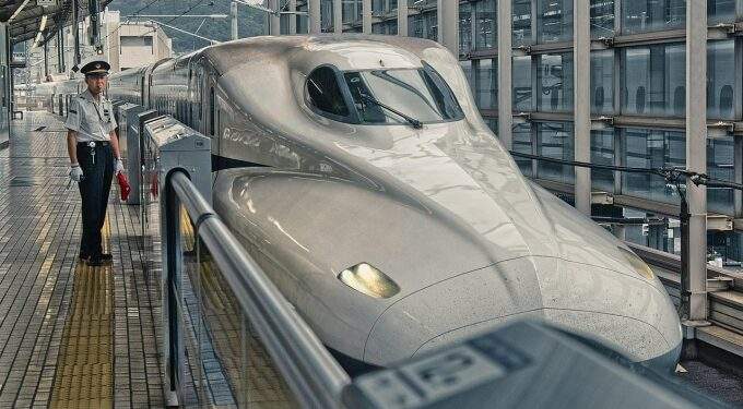 PM urges flexible investment models for North-South high-speed railway