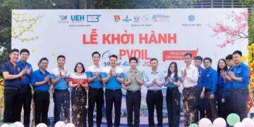 PVOIL tổ chức 25 chuyến xe miễn phí đưa hơn 1.000 sinh viên về quê đón Tết